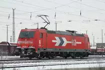 HGK 2064 (185 606) kommt am 03.12.2010 von Stendell durch Angerm�nde und f�hrt weiter nach Berlin