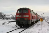 225 073-6 + 802-8 hingen am Ende eines Kesselzuges nach Burghausen, welcher den Bahnhof T��ling am 07.12.10 durchfuhr.