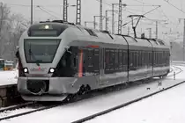 ET 23001-A bei der Einfahrt in Witten Hbf. 8.12.2010