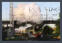 18 201 mit Sonderzug nach Wollstein in Elsterwerda. Aufnahme 02.05.2009