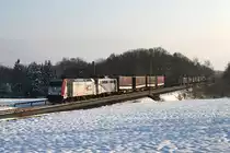 185 664 + 139 310 mit einem KLV Zug am 04.12.2010 bei Hilperting.