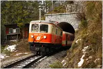 1099 011 f�hrt mit R 6853 von G�sing nach Mariazell.
Kleiner Klausgrabentunnel Annaberg 8.12.2010