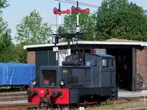 Lok-Nr35 (GRIEZEL) legt eine kleine Verschubpause am Gel�nde der Tramstation-HOORN ein;100904