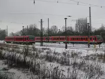 Auf dem ehemaligen G�terbahnhof von Schwerin sind Triebwagen der Baureihe 628 abgestellt und warten auf ihren n�chsten Eins�tze am 05.12.2010