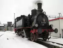 Im ehemaligen BW Schwerin macht sich Dampflok 91134 bereit f�r eine Sonderfahrt am 05.12.2010