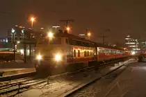 218 105 mit RB 27071 am 09.12.2010 in M�nchen Ost.