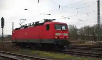 143 820-9 hatte sich am 26.11.2010 auf die KBS 613 verirrt. Hier f�hrt sie Lz nach einem Signalhalt in Eschwege West weiter in Richtung S�den.