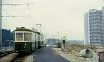 Erinnerung an die Berner Anh�ngewagen 321-330 (1951/2): Wagen 324 mit Motorwagen 103 an der neu er�ffneten Endstation Saali, 13.Dezember 1973. 
