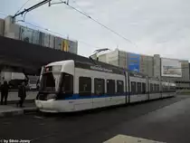 Man bezeichnet die DTZ der SBB aufgrund ihrer Qualit�t gerne mal als ''Aldi-Tram''. Das echte Aldi-Tram aber hat die VBG, und zwar die Cobra 3078 mit Aldi-Werbung, Z�rich Flughafen 11.12.10.