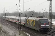 101 141 f�hrt mit einem IC am 26.11.2010 durch Eberswalde in Richtung Angerm�nde