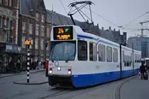 GVB 831 f�hrt mit Linie 24 nach VU Medisch Zentrum am 19.11 2010 in Amsterdam.