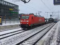 185 197-1 mit einem G�terzug durch Bielefeld. Aufgenommen am 14.12.2010.
