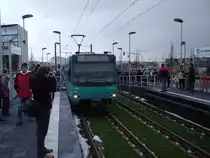 Ein U4 Wagen Zug in Frankfurt Riedberg am 12.12.10 bei der U-Bahn Er�ffnung