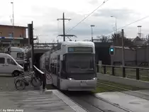 Obwohl am 11.12.10 die Er�ffnung der 3.Etappe der Glattalbahn er�ffnet wurde, ist bei diesem Bild ein Bauwerk der 2.Etappe im Fokus. Es handelt isch um den Margarehtentunnel zwischen dem Bahnhof Glattbrugg und dem Lindenberghplatz, der soeben durch die Cobra 3076 durchquert wurde.