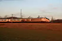 Mitzieher auf der Hochgeschwindigkeitsstrecke Lille - Paris bei Compigne; 14.12.2010