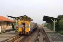 Der ORD 277 beim planm��igem Aufenthalt im Bf. Bang Toey; 04.Dezember 2010.