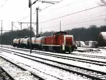 295 076-4 mit �bergabeg�terzug auf Bahnhof Bad Bentheim am 30-12-2000. Bild und scan: Date Jan de Vries. 