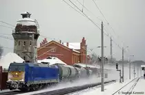 146 519-4 w�nscht Frohe Weihnachten und durchf�hrt Rathenow mit einem Kesselzug in Richtung Stendal. 17.12.2010