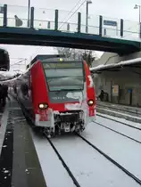 Ein sch�n vereister BR 425 in Neckargem�nd Altstadt als S2 nach Kaiserslautern am 17.12.10