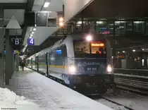 183 002-5 mit dem ALX84121 (Hof Hbf-M�nchen Hbf) in Regensburg 15.12.10 Die Bremsprobe ist gerade in den letzten Z�gen