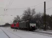 DB 189 287-6 (ES 64 F4-287, 91 80 6189 287-6 D-DISPO) + 185 250-8 + 185 065-0 als Tfzf Richtung Gro�korbetha, in Naumburg (Saale); 10.12.2010