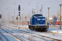 Die Press 293 026-1 (202 746-4) ex DR 112 746-3, als Lz bei der Durchfahrt in Stendal. 18.12.2010