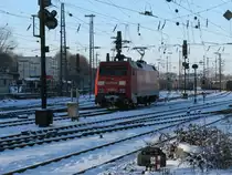 BR 152 060-0 von Railion rangiert in Aachen-West im Schnee.
18.12.2010