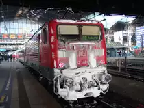 112 146-6 mit RE 21066 von Hamburg Hbf Richtung Flensburg kurz vor der Ausfahrt im Hamburger Hbf.(18.12.10)
