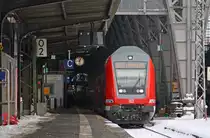 RB15357 (+5) nach Heidelberg mit Schublok 146 117-7 steht bereit gestellt in Frankfurt (Main) Hbf, 18.12.10