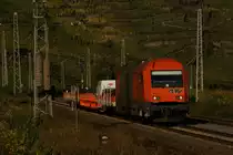 RTS 2016.906 mit einem kurzen  G�terzug  in Winningen an der Mosel am 12.10.10