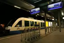 Am 06.02 2007 steht im Bahnhof von Schwerin HBF VT Lint 703  der OLA aud dem Weg in Richtung Parchim �ber Crivitz.