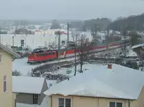 Am 27.Dezember 2010 erreichte 115 278 mit dem EC 379 Binz-Brno den Bahnhof von Bergen/R�gen.