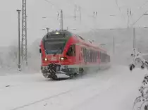 Nach technischen Problemen bin ich wieder zur�ck ! 429 028 bei Schneefall am 20.Dezember 2010 beim erreichen von Bergen/R�gen.