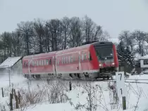 612 028/528 fuhr am 26.12.2010 mit einem RE nach G�ttingen durch den Ort Gro�st�bnitz(bei Schm�lln), an der KBS 540. Kurioserweise verkehrte er nur einteilig, und in der Fahrplanlage des Erfurter Zuges der kurz darauf ebenfalls in diese Richtung kam.