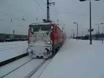 RE aus Elsterwerda bei der Einfahrt in den Halt Dresden Friedrichstadt.
Dresden 28.12.10