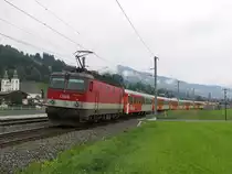 1144 244 mit REX 1509 W�rgl Hauptbahnhof-Salzburg Hauptbahnhof bei Brixen im Thale am 11-8-2010.