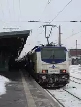 Schwungvoll verl�sst der Tf am 29.12.2010 die ME 146-539-2 und �bergibt den Zug an einen Kollegen, der ihn von Bremen nach Hamburg fahren wird.