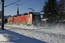 Ein Nachschu� auf 143 173-3 bei der Ausfahrt aus dem Hp. Chemnitz-Gr�na am 29.12.2010 bei minus 13 Grad. ;-)