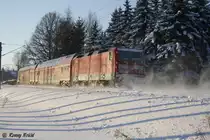 Ein Nachschu� auf 143 589-0 mit einem RE, kurz hinter dem Hp. Chemnitz-Gr�na, auf dem Weg nach Zwickau.
29.12.2010