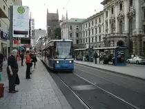 Eine M�nchener Stra�enbahn am 09.08.06 in der Innenstadt