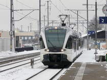 Thurbo - Triebwagen RABe 2/6 526 731-5 zusammen mit einem RABe 2/6 526 ... bei der einfahrt im Bahnhof Rheineck am 27.12.2010