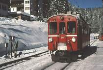Bernina Gleichstrom Triebwagen TW 30 von 1911,heute einer der beiden gelben Nostalgie Triebwagen der Berninabahn,1995 in Arosa
(Archiv P.Walter)