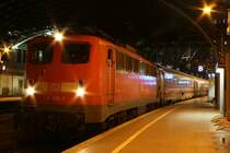 Die 110 200-3 stand am 02.01.2011 in K�ln Hbf mit einem IC.