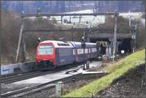 Re 450 Dosto der S-Bahn Z�rch in Stettbach. (13.12.2010)