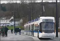 Cobra der Glattalbahn in Stettbach. (13.12.2010)