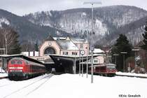 218 473 steht mit dem RE14070 in Bad Harzburg und wartet noch auf Fahg�ste am 02.01.2011.