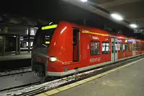 Triebzug BR 425, mit Taufename  Elsfelth , am 18.12.2010 in Hannover HBF.