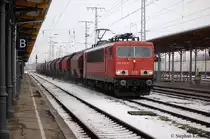 155 032-6 mit einem Tanoos G�terzug in Stendal. 04.01.2011