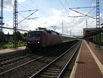 IC 1857 zur weiterfahrt nach Halle/Saale mit ca. 10 Min. versp�tung bei der Ausfahrt in Eisenach am 11.06.10.