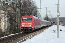 101 001-6 zieht einen IC durch K�ln-West. Aufgenommen am 04/01/2011.